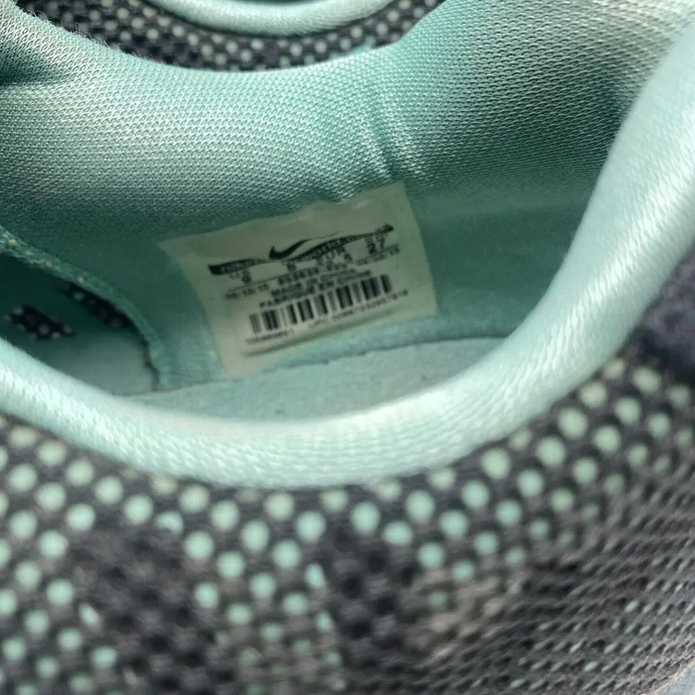 Nike Zoom Run The One Men Size 9 Green Athletic Basketball Shoes 3724